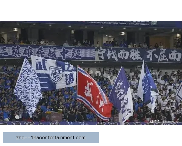 范戴克坐镇利物浦后防依旧稳如磐石制空无敌头球统治英超禁区霸主 范戴克坐镇利物浦后防依旧稳如磐石制空无敌头球统治英超禁区霸主